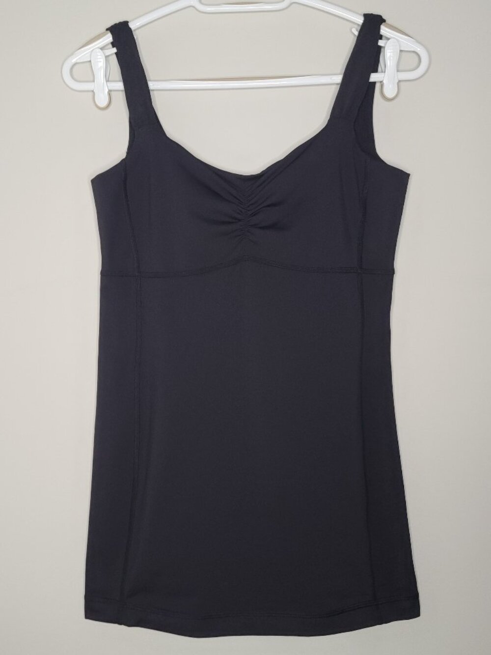 Never worn Lululemon Black Aria Tank II Luxtreme Size 8